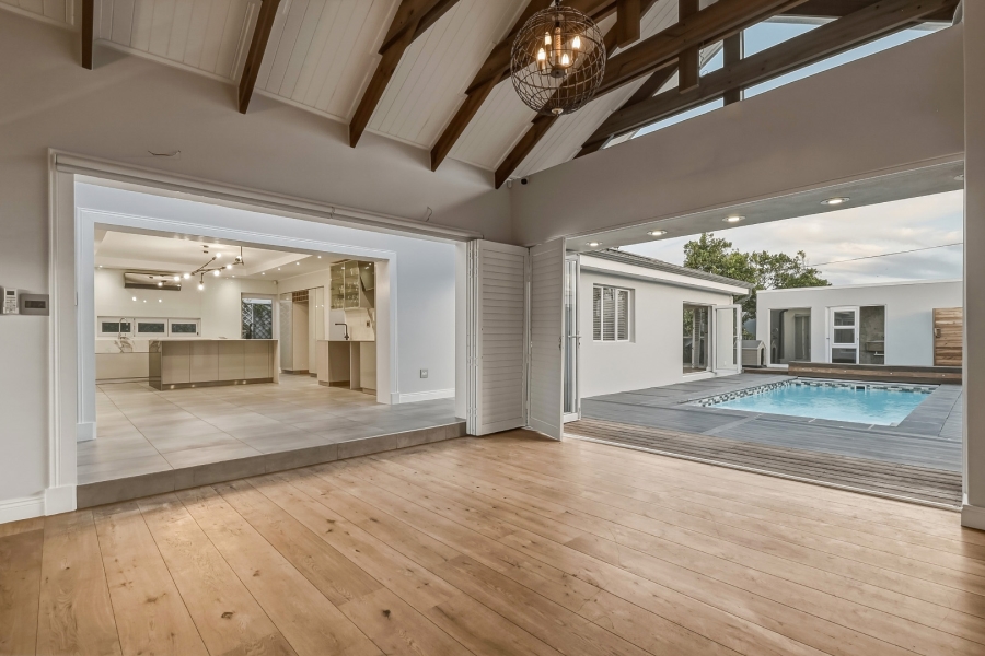 5 Bedroom Property for Sale in Southfield Western Cape